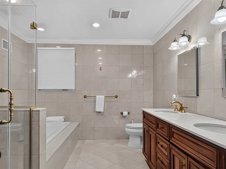 1341 Pelhamdale Ave — Photo 14