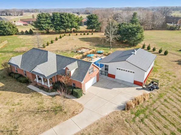 1002 Roland Ct, Cottontown, TN 37048