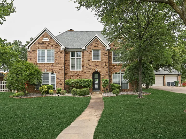 545 Oak Hill Dr — Photo 6