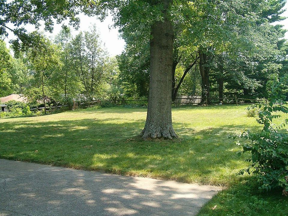 75 x 200 TREED LOT