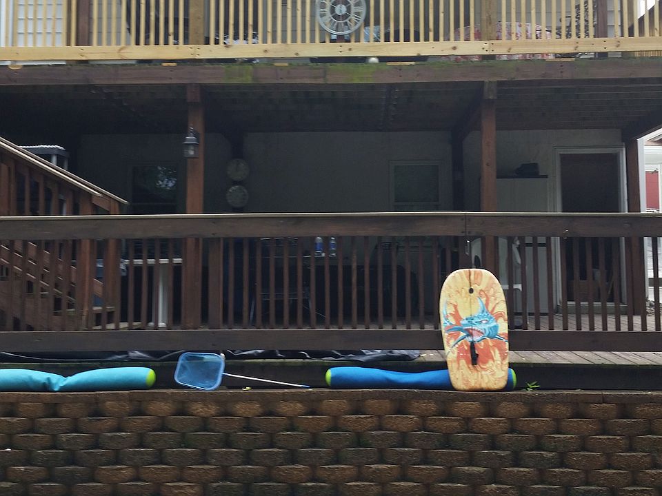 1st image of 574 Crawford Ave