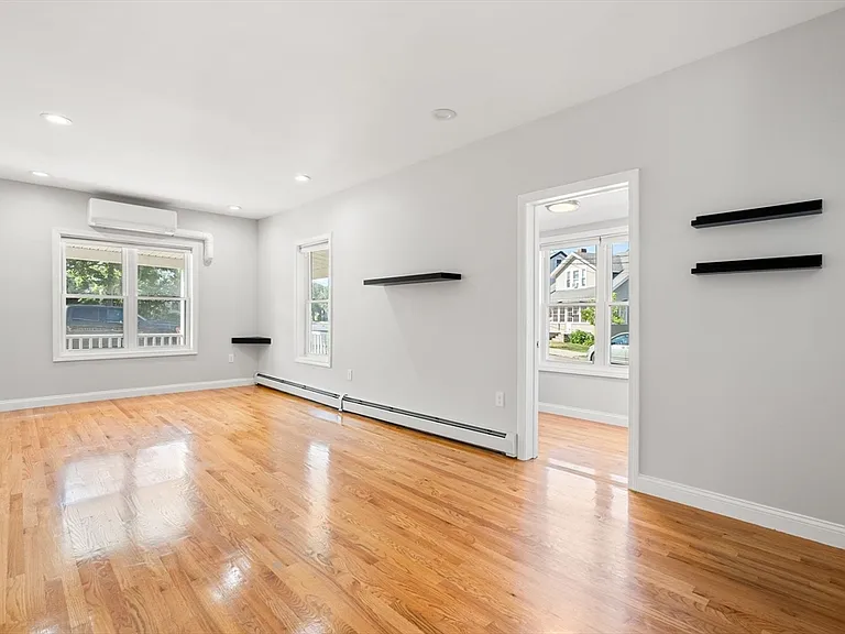 334 E Squantum St — Photo 10