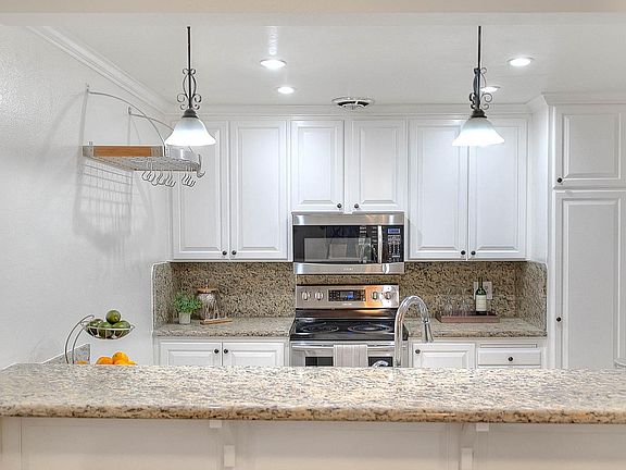 5th image of 1127 E Del Mar Blvd APT 316