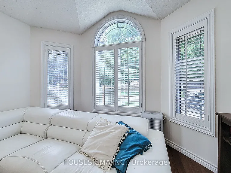 4 Treeview Ct — Photo 6