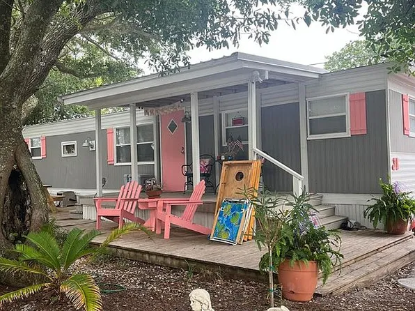 1444 Salter Path Rd #J1, Indian Beach, NC 28512