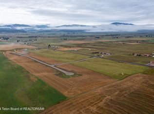 4 Dick Casull Loop, Freedom, WY 83120