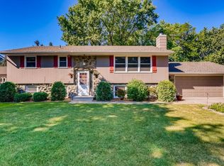 8525 Riverview Ln, Minneapolis, MN 55444