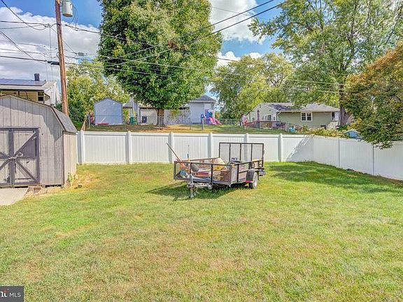 5th image of 1609 Sunshine St