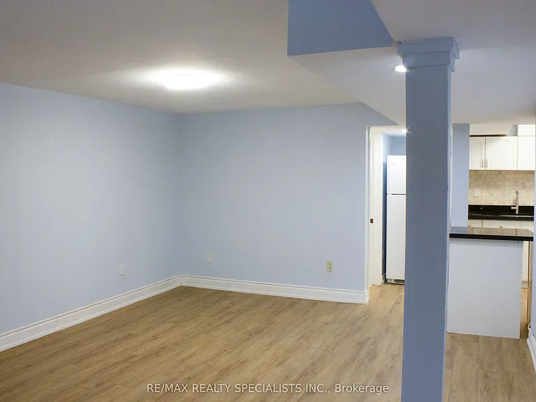 12 Woodgrove Ct #LOWER — Photo 6
