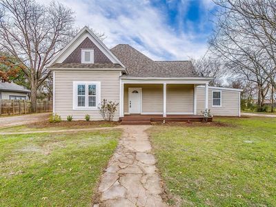 316 N Douglas Ave, Cleburne, TX, 76033