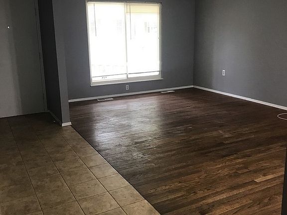 3rd image of 6751 Mignon Dr