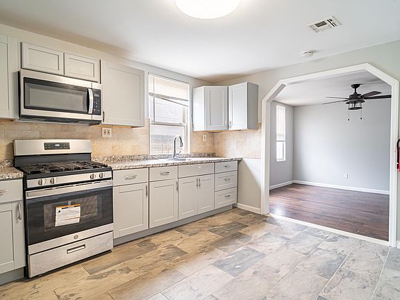 4th image of 274 Littleton Ave Floor 2