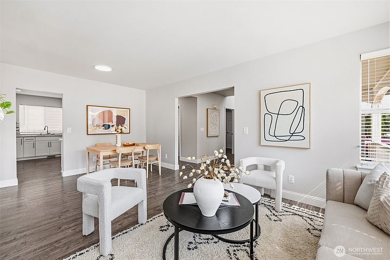 4th image of 8658 S 123rd Street