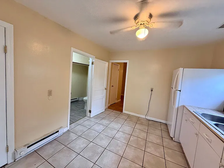 560 N Pine St #3 — Photo 17
