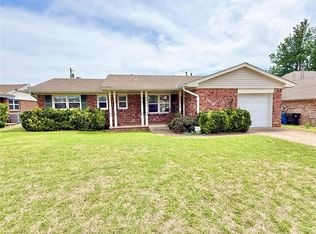 1016 W Peebly Dr, Midwest City, OK 73110