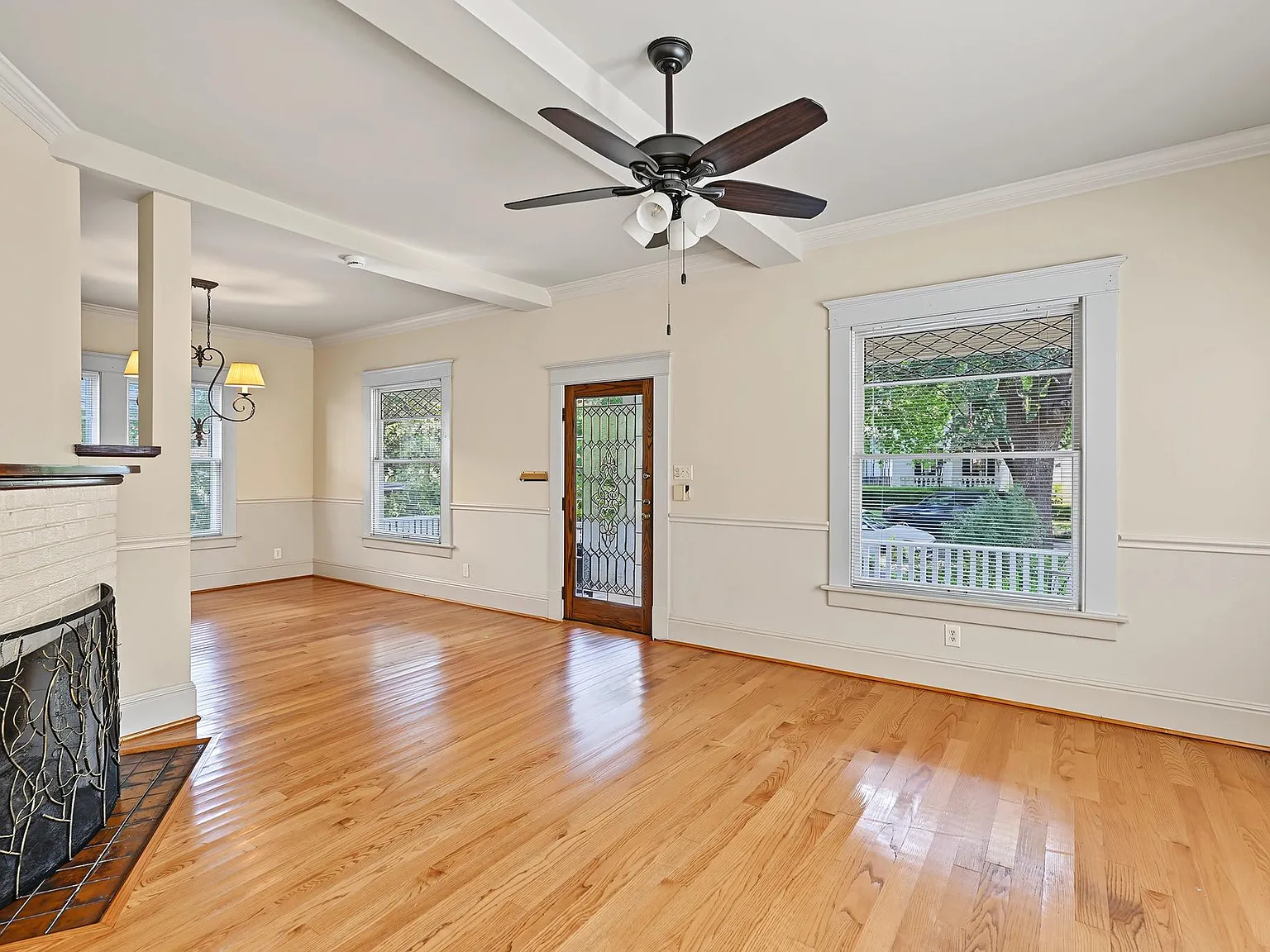 2 bed, 2.0 bath, 2034 sqft, $3,200 — Photo 3
