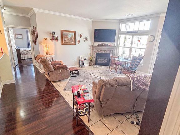 3rd image of 1056 Bedford COURT #102