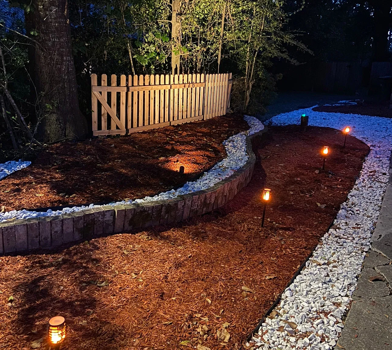 426 Arlington Dr — Photo 3