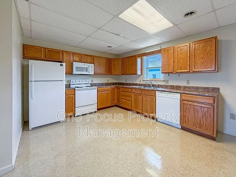 212 3rd Ave