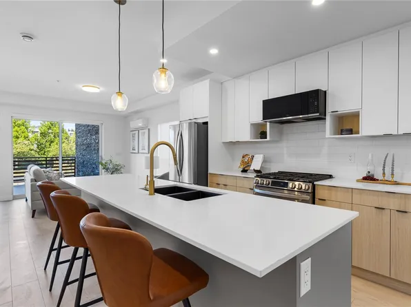 2629 Millstream Rd #104, Langford, BC V9B 3R5