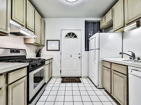 4th image of 4894 N Ashland Ave APT 1E