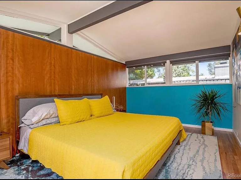 2510 S Lowell Blvd — Photo 16
