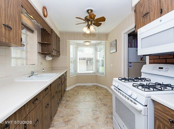 4th image of 1129 Kemman Ave