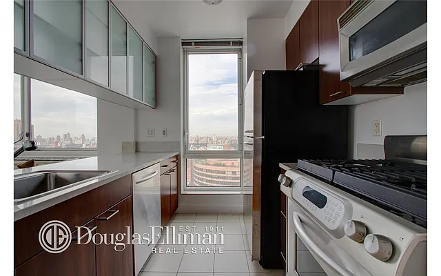 Rented by Douglas Elliman | media 2