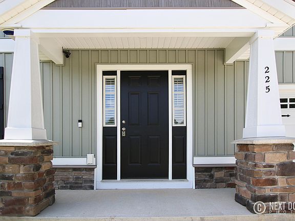 5th image of 225 Andrea Dr