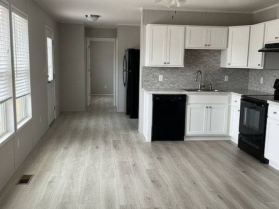 5th image of 272 Leaf Ln