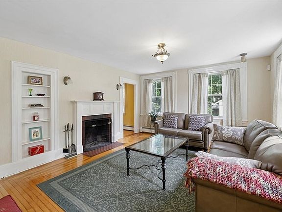 5th image of 10 Summit Ave