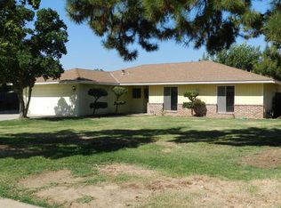 313 Greenwood Ave, Sanger, CA 93657