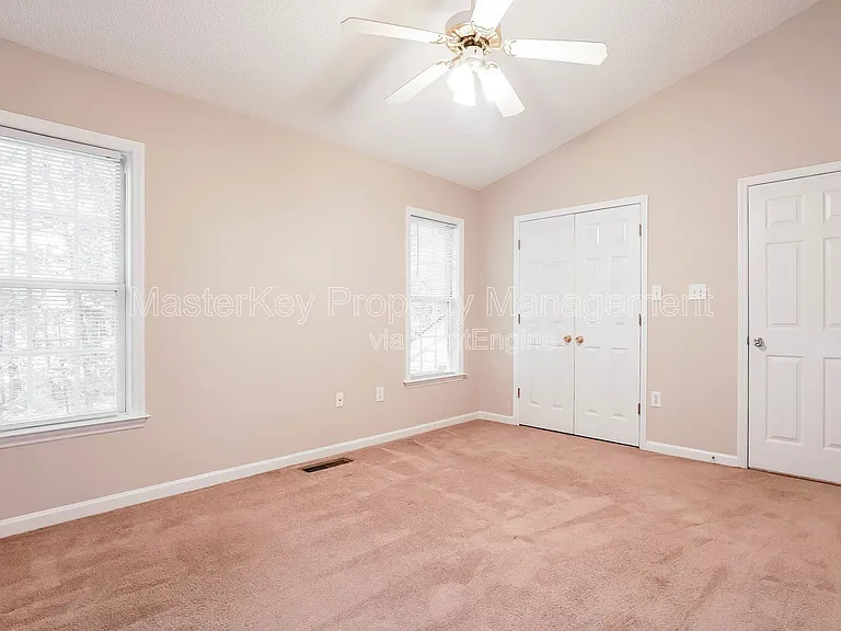 317 Cross Hill Ln — Photo 12