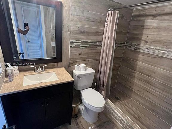 4th image of 2350 NE 14th Street Cswy APT 304
