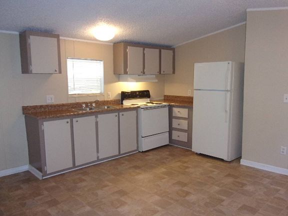 2nd image of 3535 Roberts Ave Lot 95