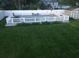 802 Centre Ave, Lindenhurst, NY 11757