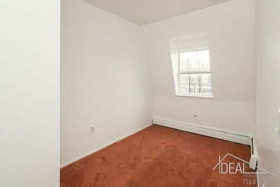 5th image of 1356 Putnam Ave #B