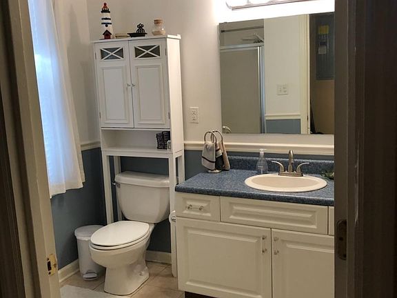 Bathroom/shower through mirror