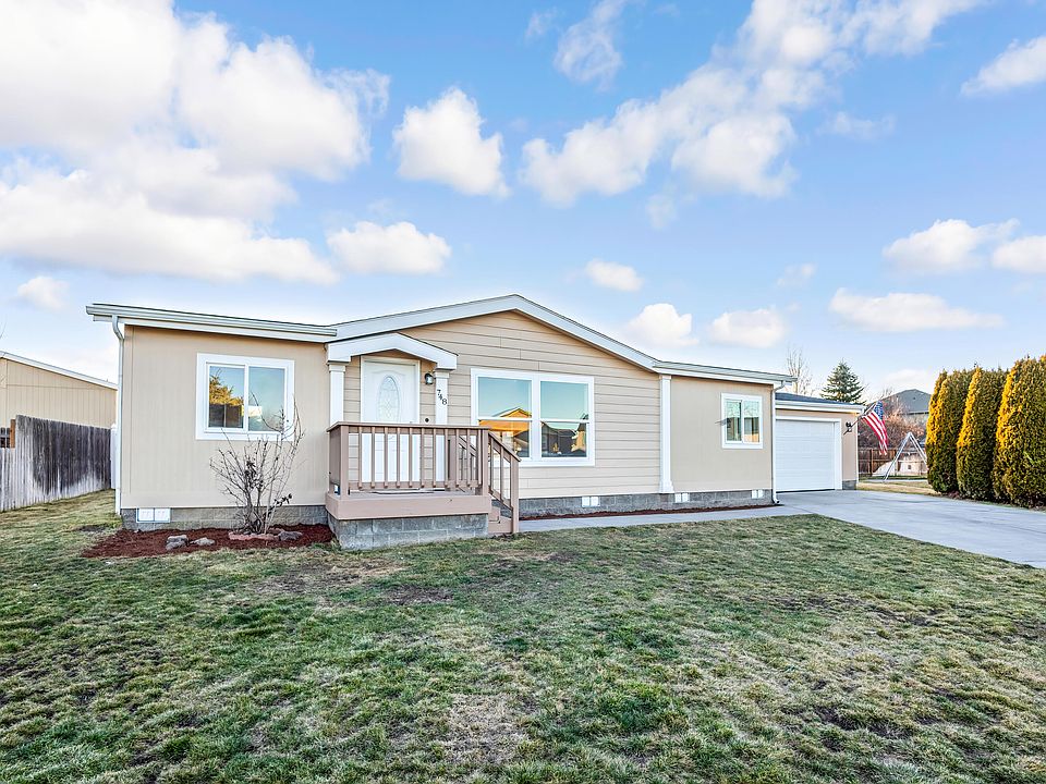 1st image of 748 NE Navaho Ct