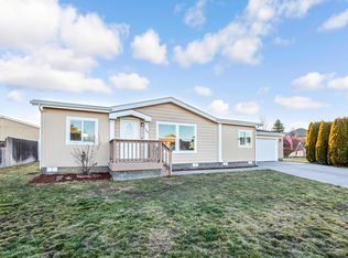 748 NE Navaho Ct, Redmond, OR 97756