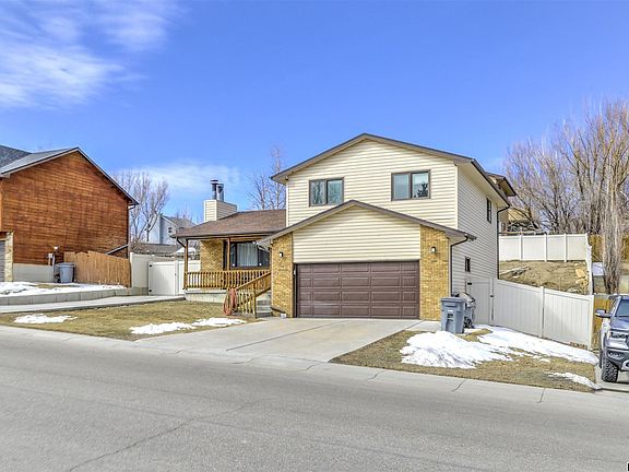 3rd image of 1618 Overland Dr
