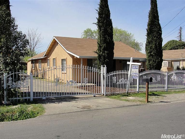1st image of 2315 Young Ave