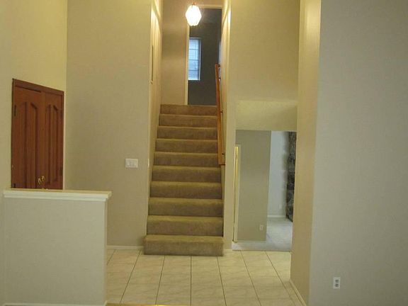 2nd image of 190 Avenida Espana