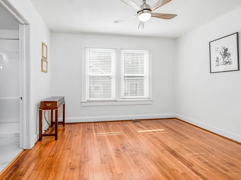 2636 Lawndale Ave — Photo 6