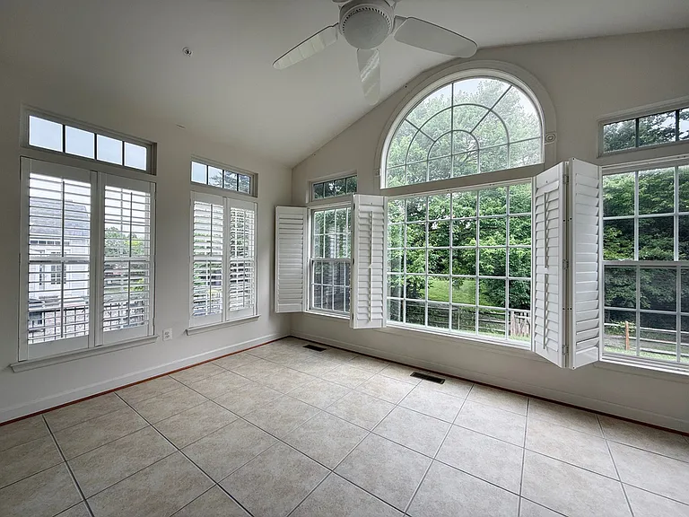 4415 Medallion Dr — Photo 21
