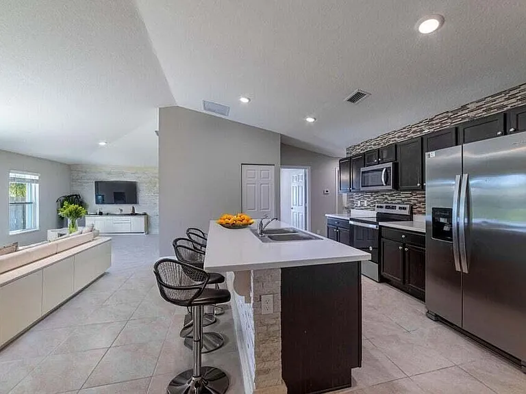 2372 SE Maslan Ave — Photo 11