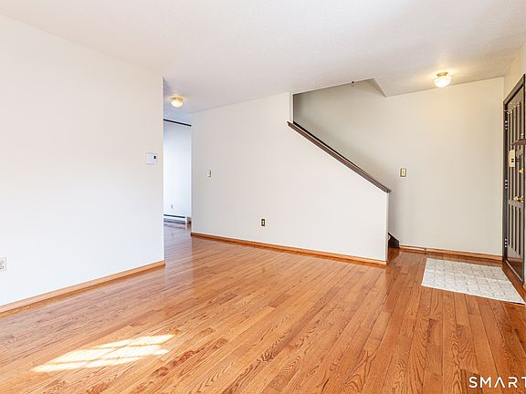 4th image of 1 Abbott Road #40