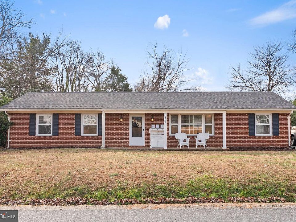 1st image of 204 Redwood Dr