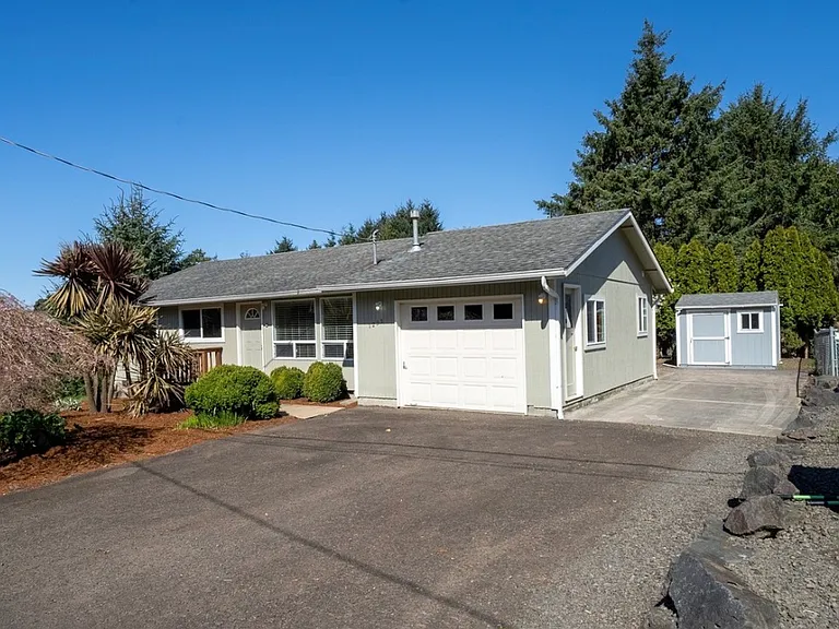 1233 Nehalem Ave — Photo 1