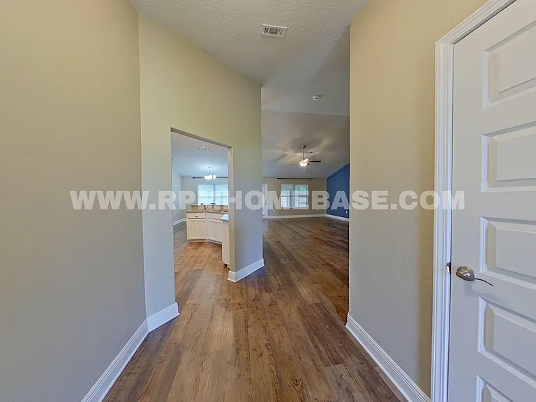 5820 Crestlake Dr — Photo 2